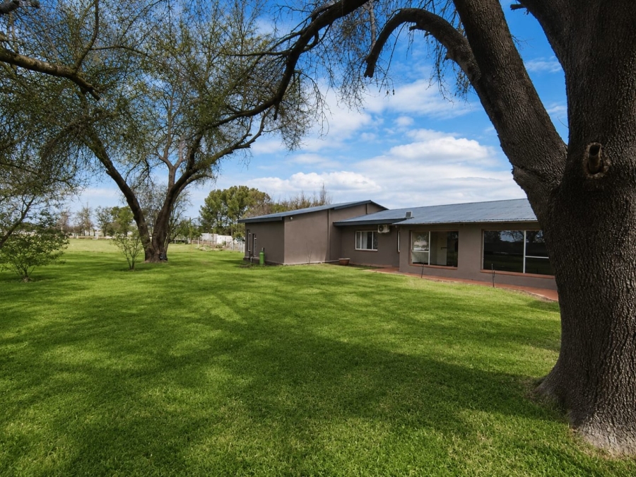 Commercial Property for Sale in Vallombrosa Free State